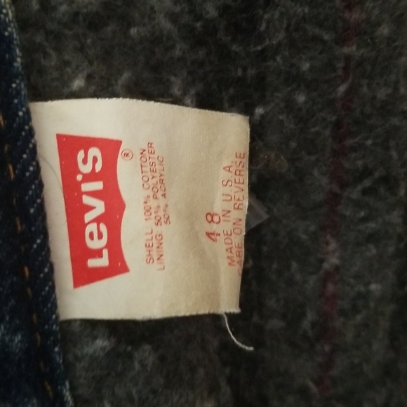 Vintage  Levi's  Jean coat  size 48 , fully  lined. - Picture 5 of 6